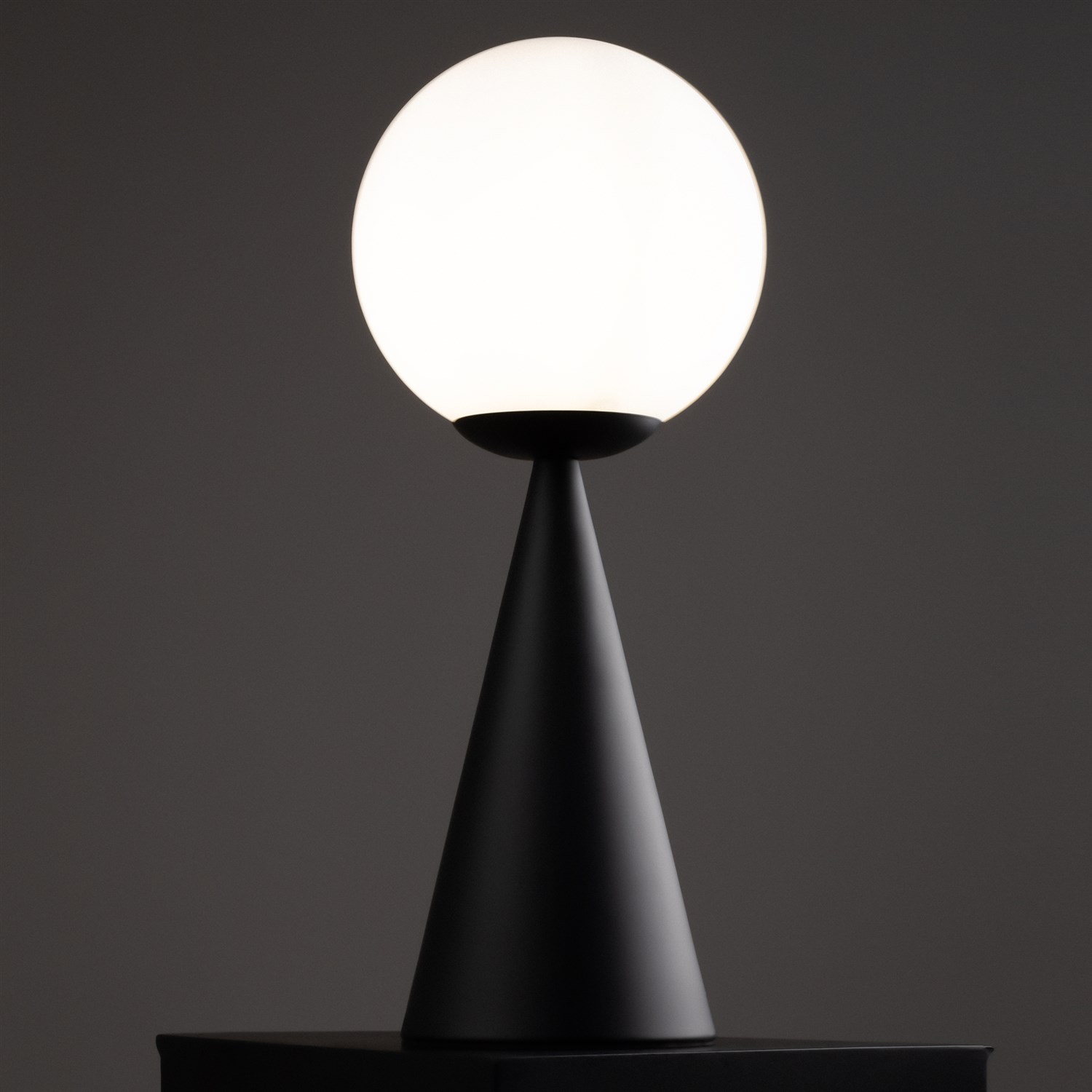 Freya Modern Glow Настольный светильник цвет: черный FR5289TL-01B