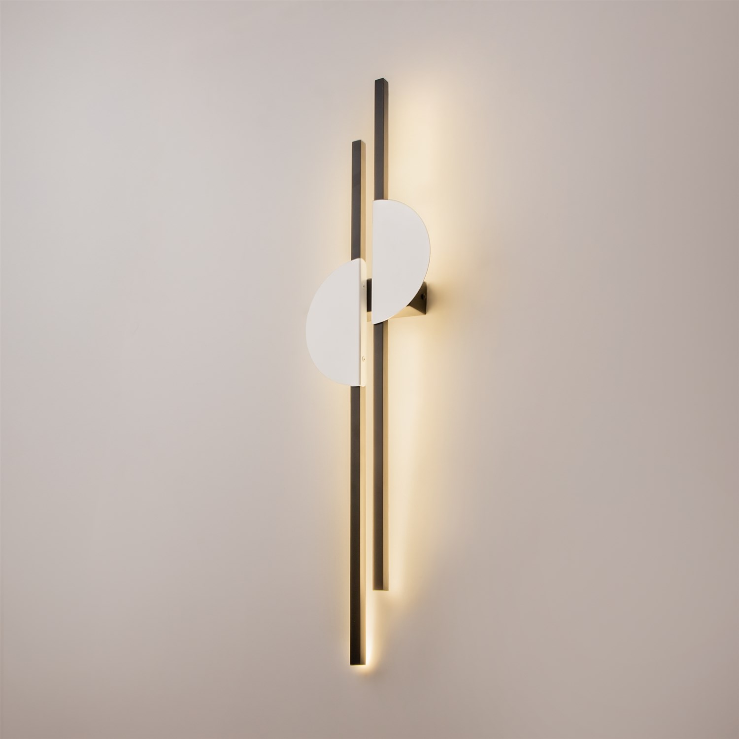 Maytoni Modern Skyline Настенный светильник (бра) цвет: черный MOD179WL-L22W4K1