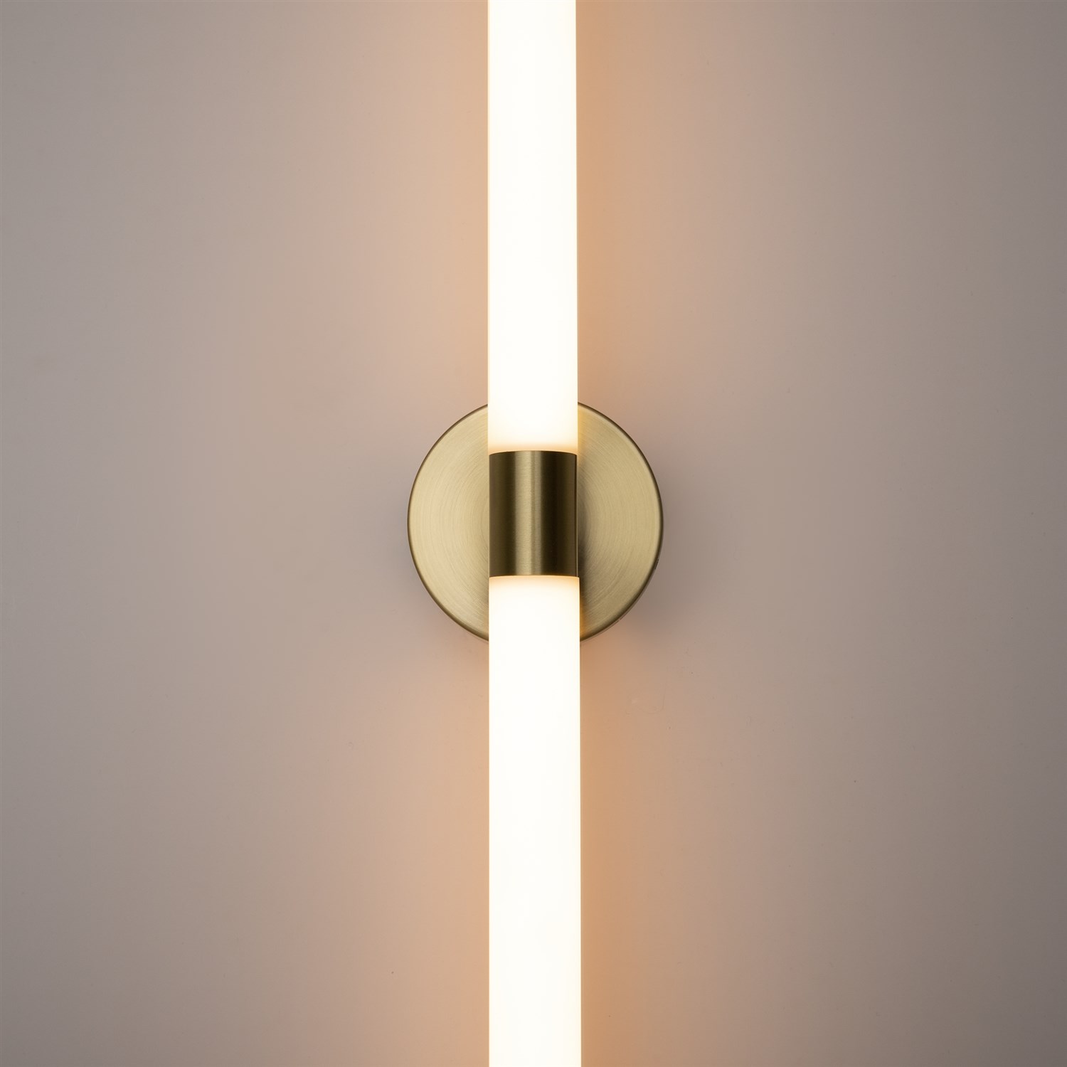 Maytoni Modern Axis Настенный светильник (бра) цвет: золото MOD106WL-L16G3K