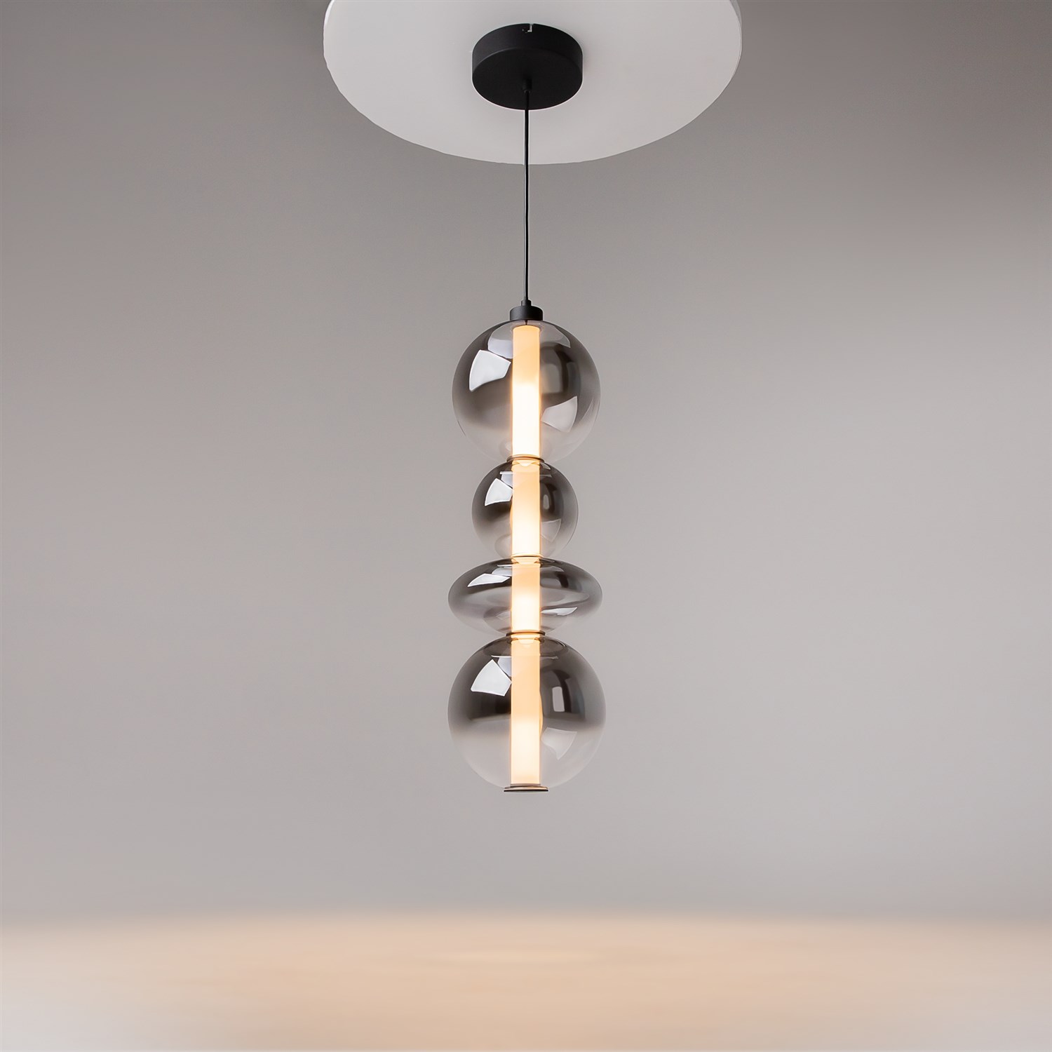 Maytoni Modern Futuro Подвесной светильник цвет: черный MOD307PL-L36B3K