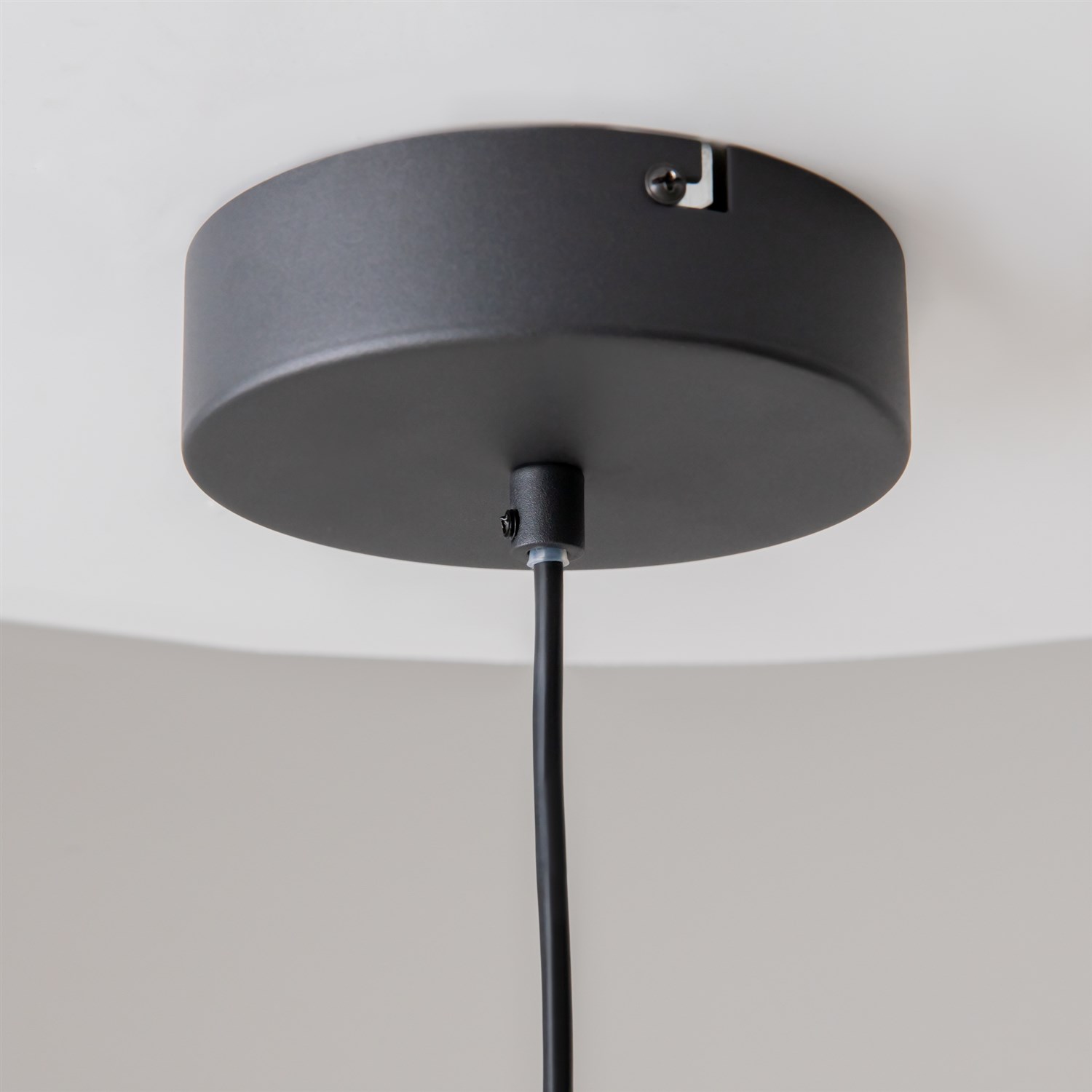 Maytoni Modern Futuro Подвесной светильник цвет: черный MOD307PL-L36B3K