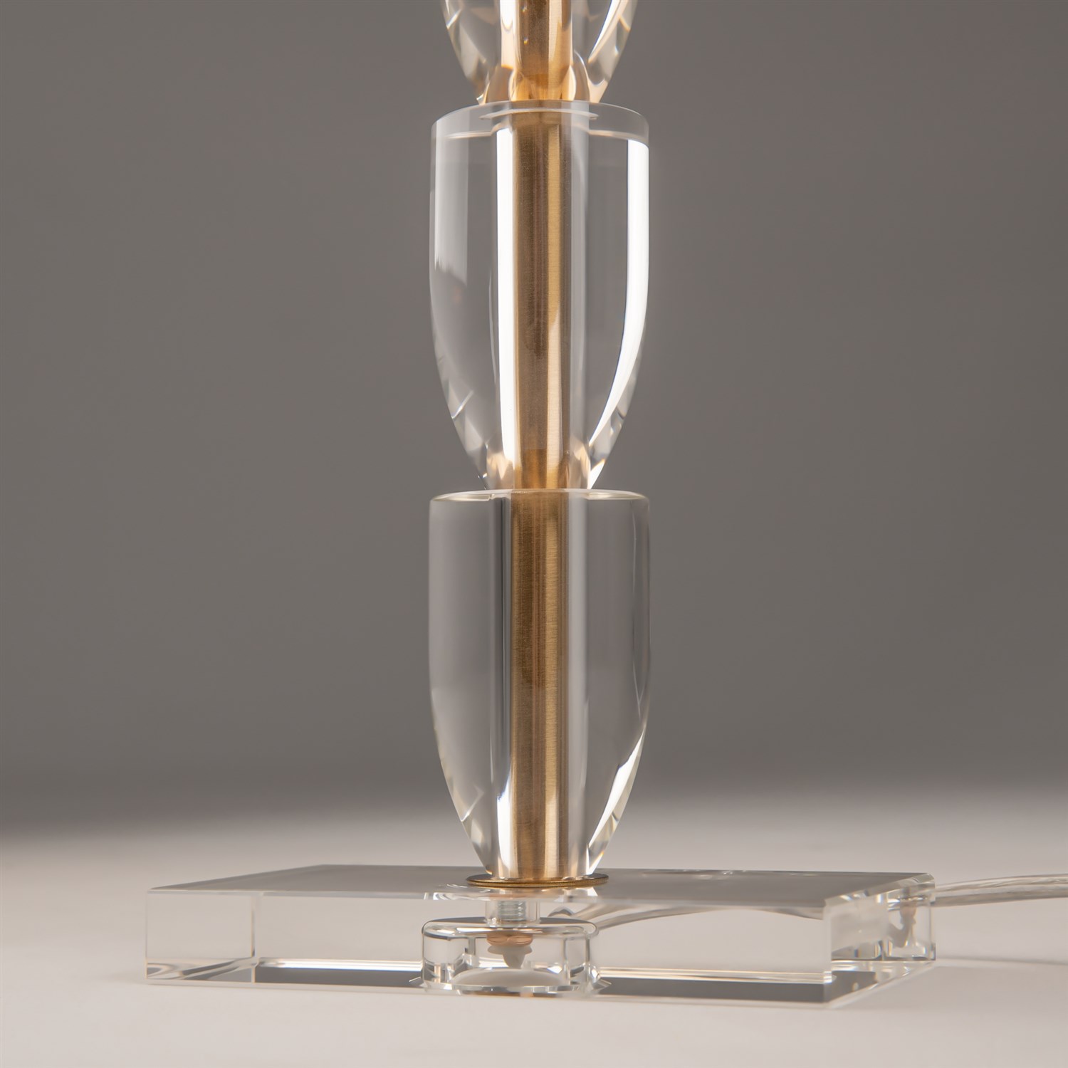 Maytoni Modern Prima Настольный светильник цвет: латунь Z034TL-01BZ