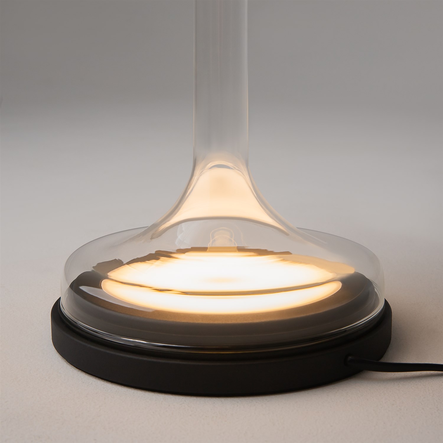 Maytoni Modern Spirito Настольный светильник цвет: черный MOD286TL-L18B3K