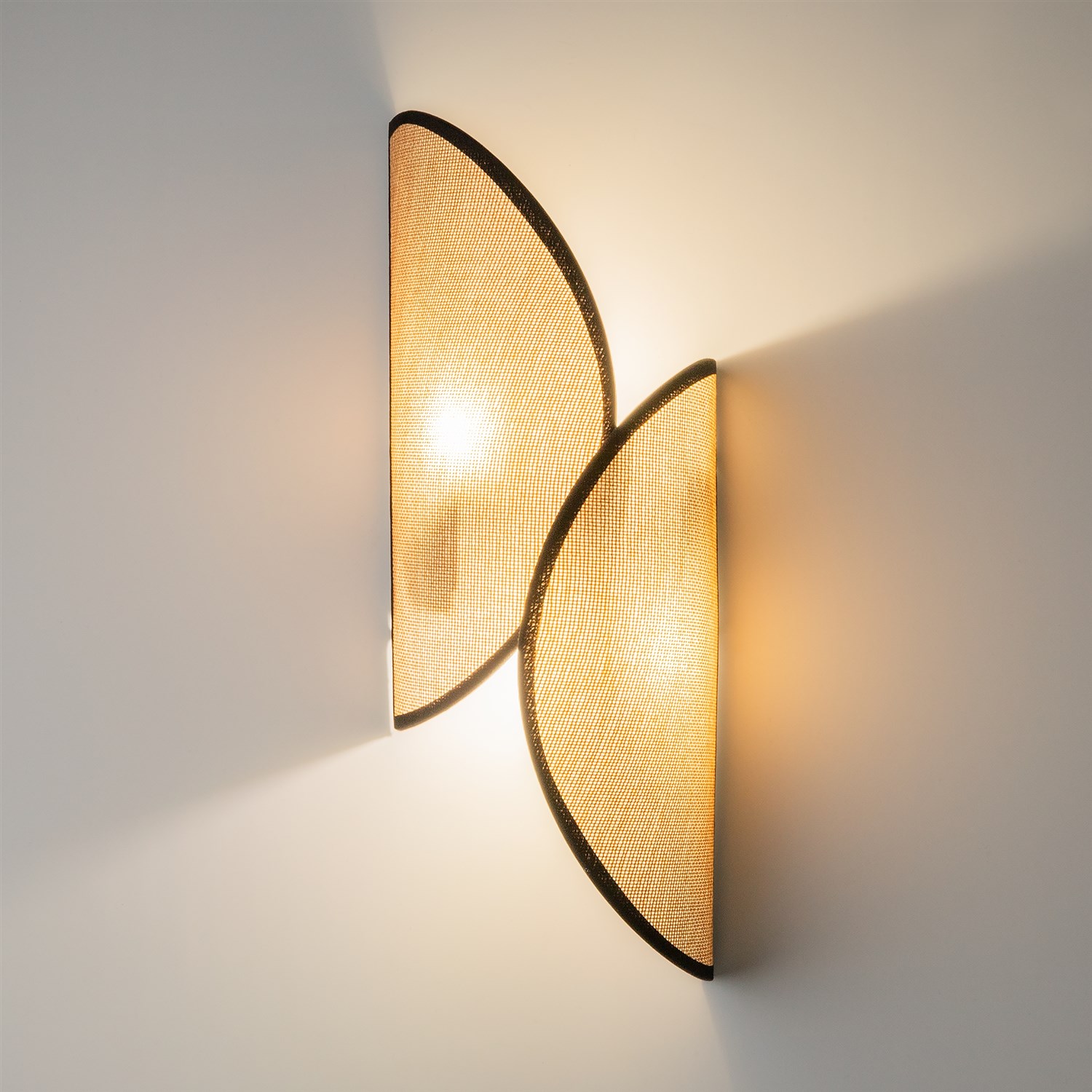 Maytoni Modern Organic Настенный светильник (бра) цвет: черный MOD225WL-02B1