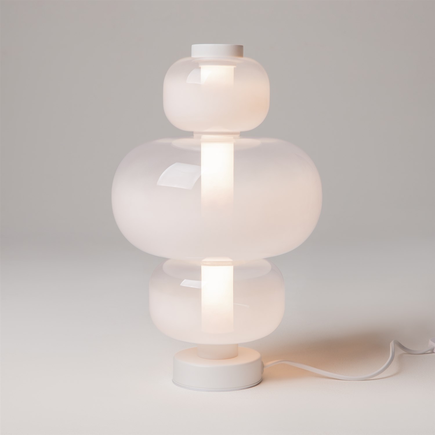 Maytoni Modern Atmos Настольный светильник цвет: белый MOD364TL-L15W3K