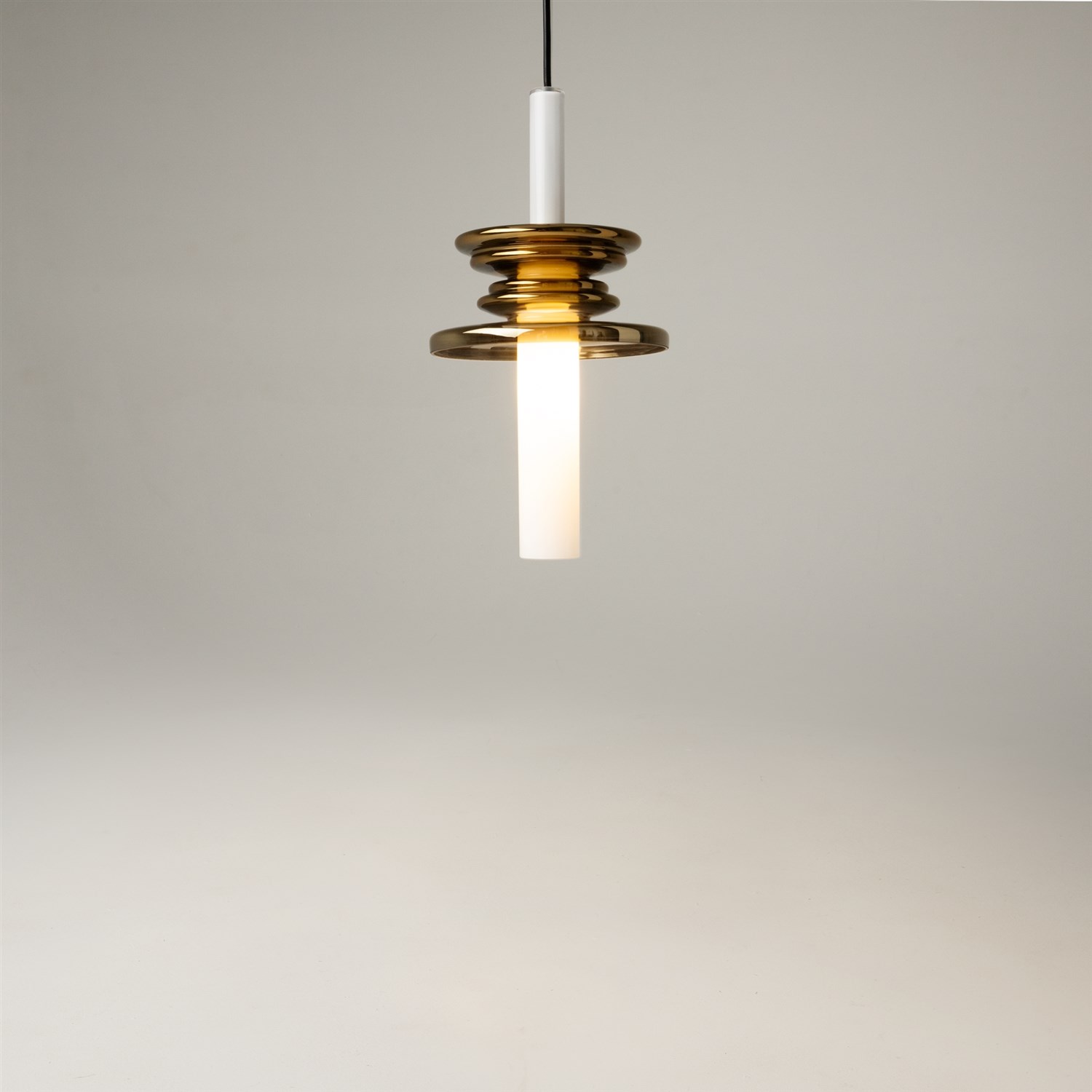 Maytoni Modern Sound Wave Подвесной светильник цвет: черный MOD255PL-01B3