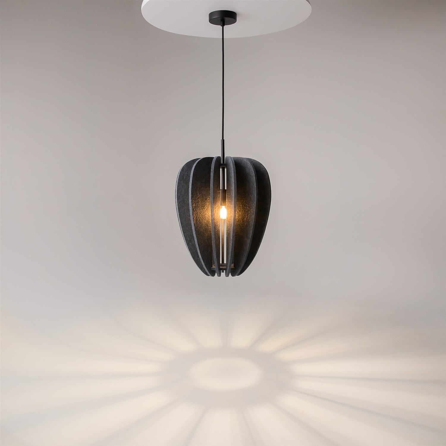 Maytoni Modern Cambio Подвесной светильник цвет: черный MOD398PL-01GR