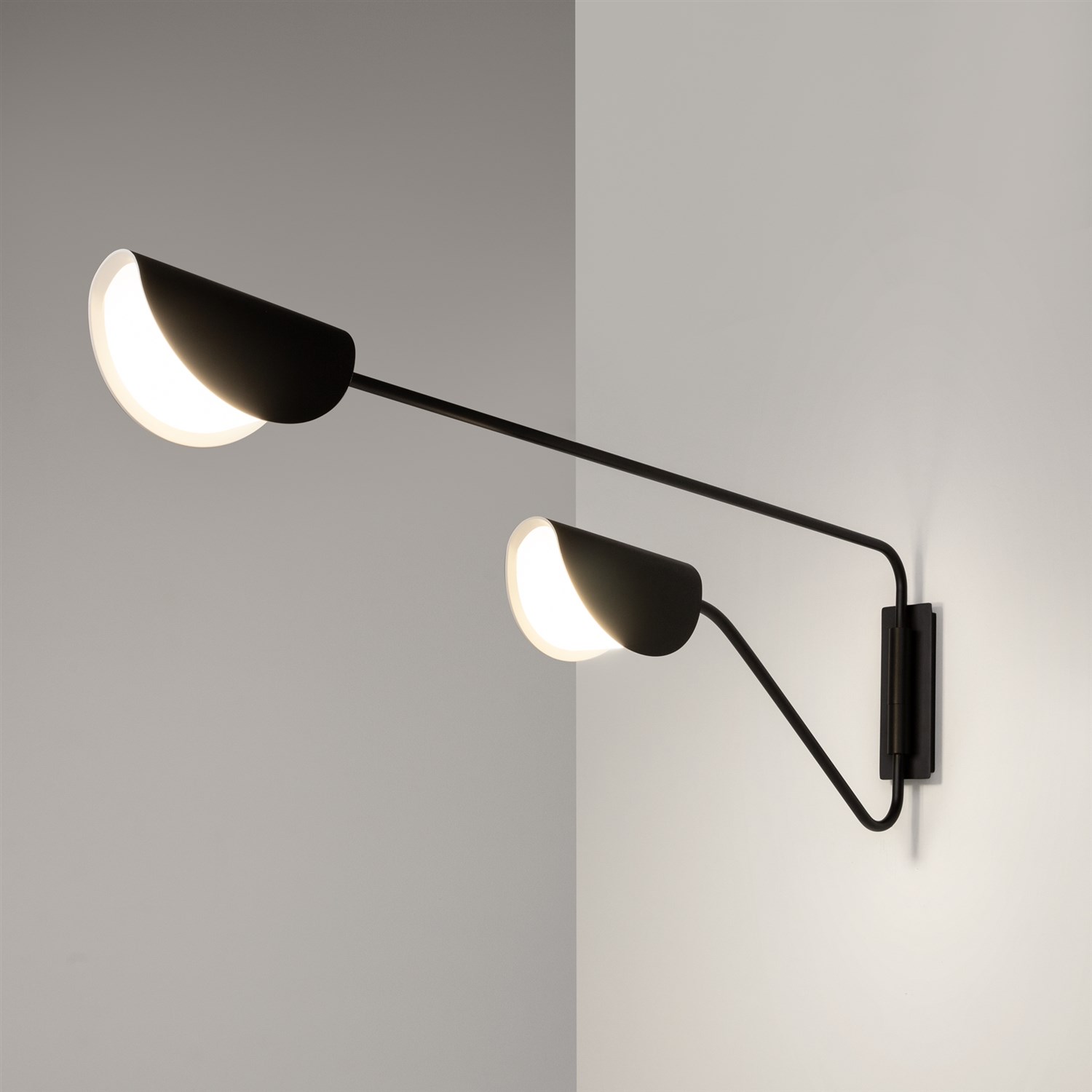 Maytoni Modern Mollis Настенный светильник (бра) цвет: черный MOD126WL-02B
