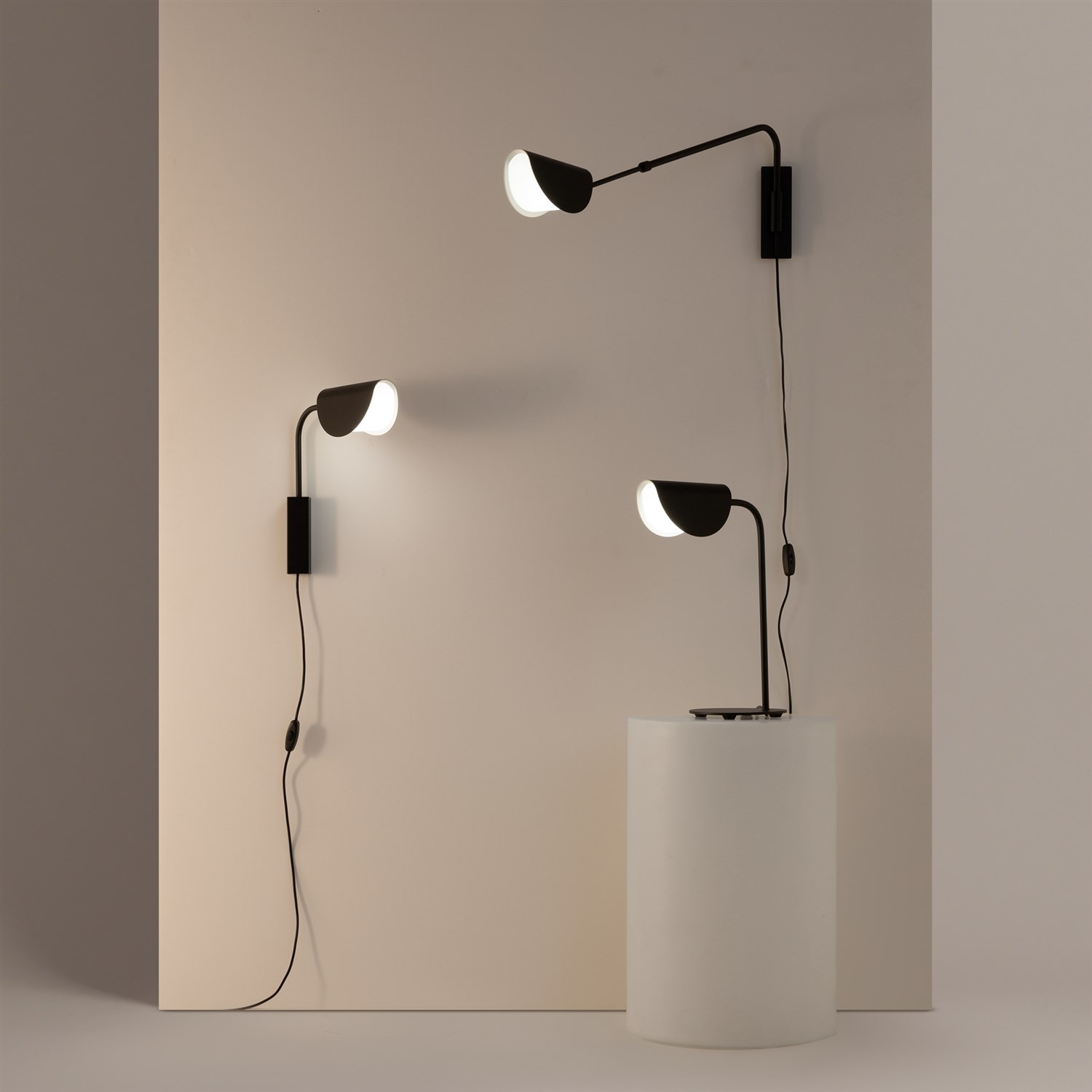 Maytoni Modern Mollis Настенный светильник (бра) цвет: черный MOD126WL-02B