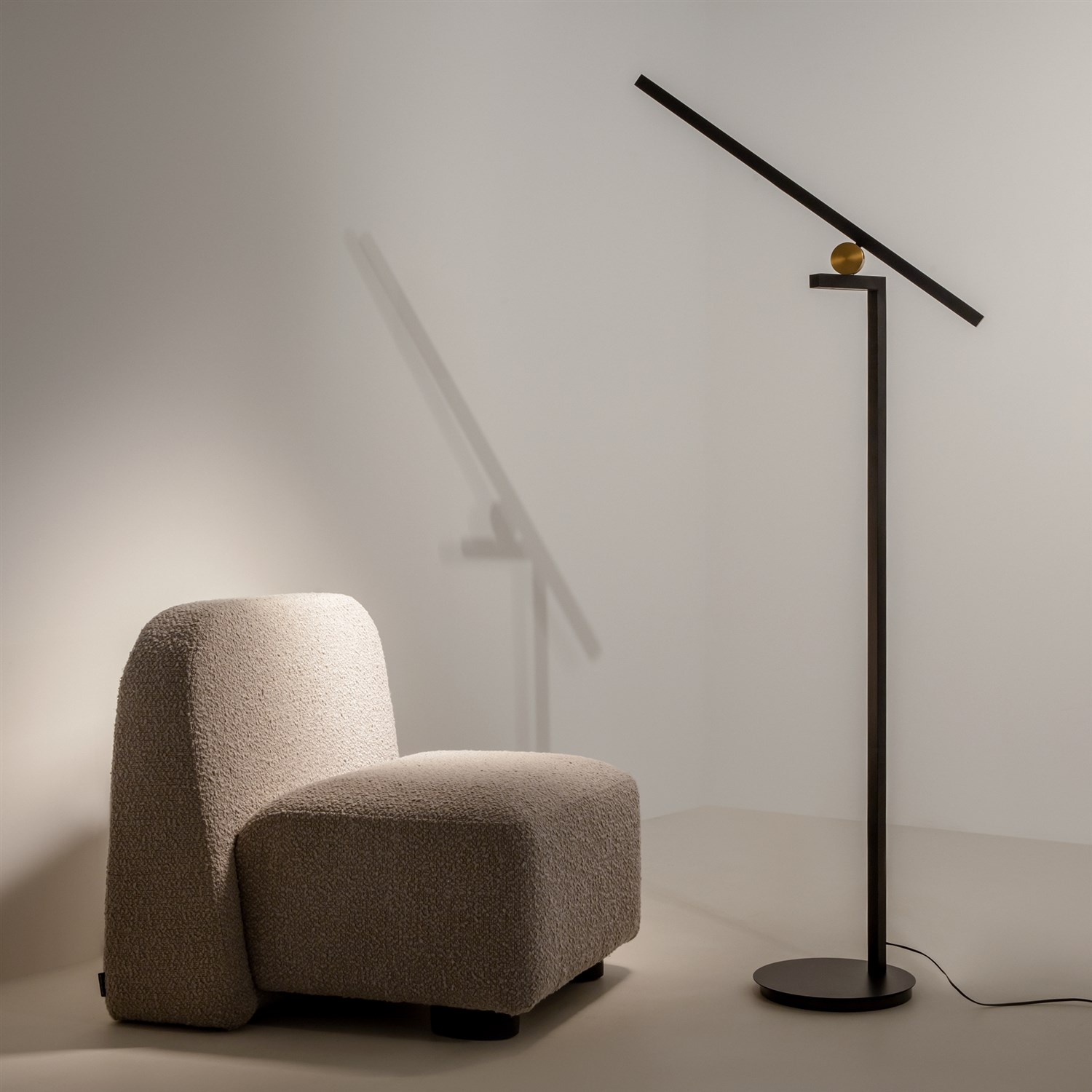 Maytoni Modern Empathy Напольный светильник (торшер) цвет: черный MOD363FL-L14B3K