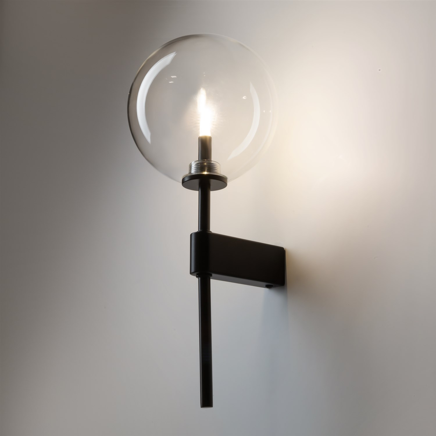 Maytoni Modern Mood Настенный светильник (бра) цвет: черный MOD172WL-01B