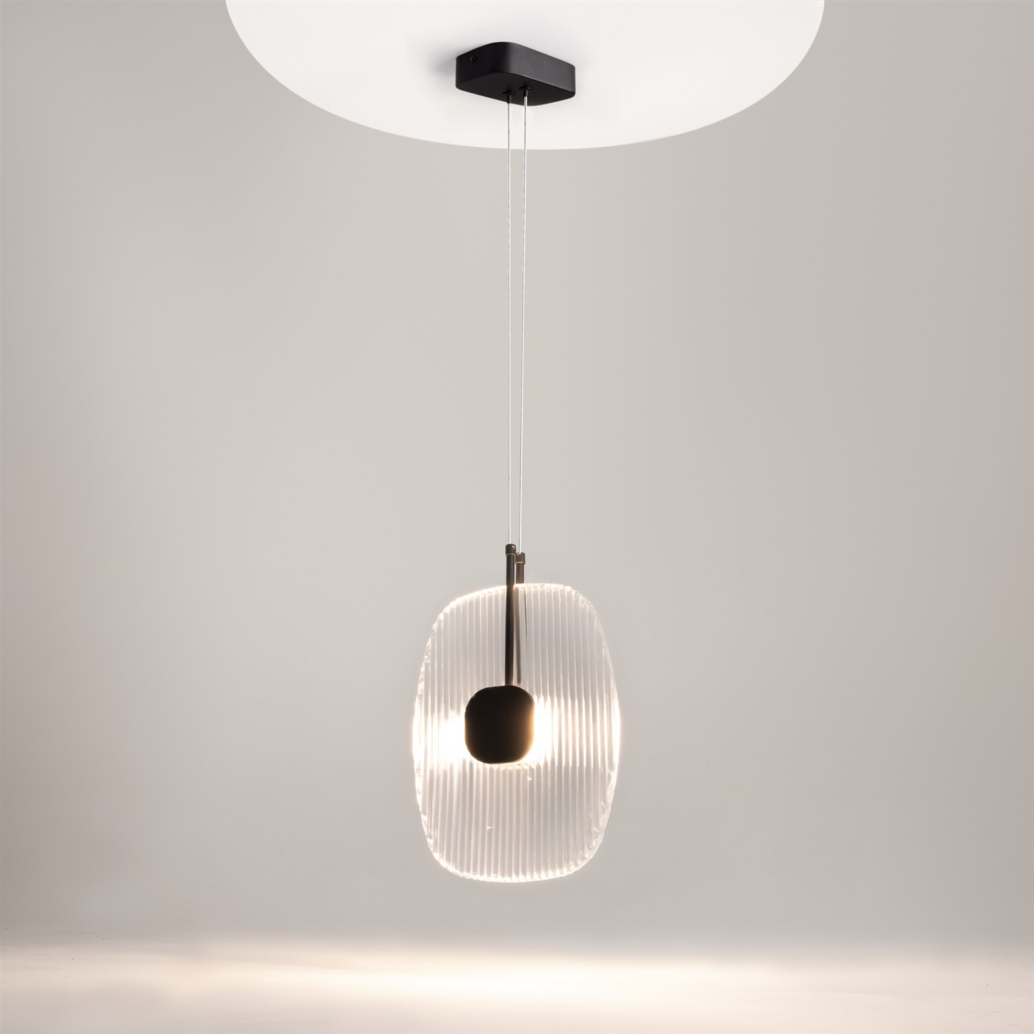Maytoni Modern Eclipse Подвесной светильник цвет: черный MOD152PL-L1BK