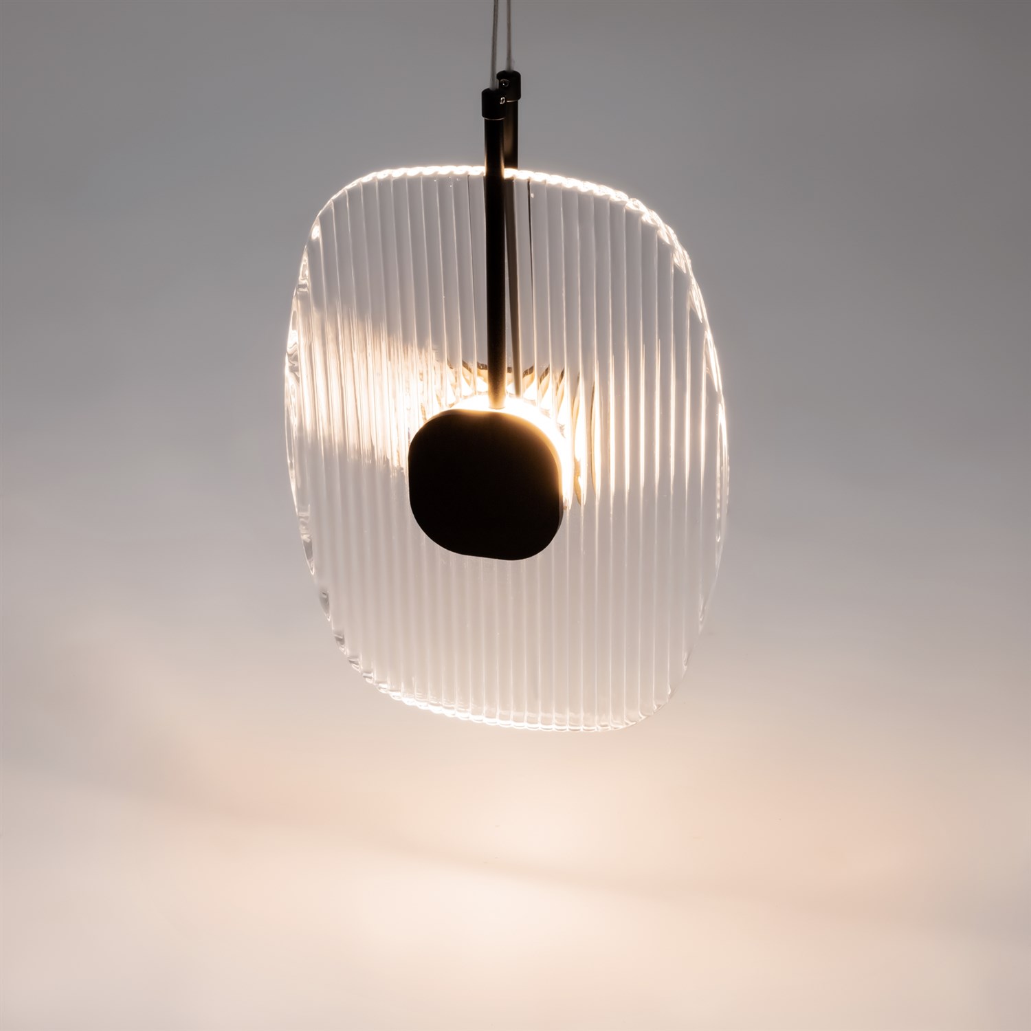 Maytoni Modern Eclipse Подвесной светильник цвет: черный MOD152PL-L1BK