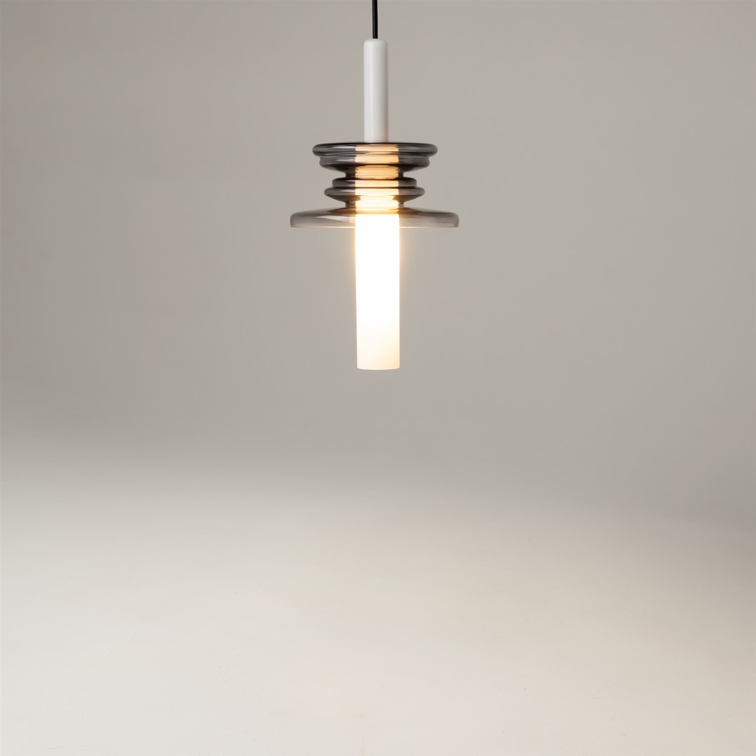 Maytoni Modern Sound Wave Подвесной светильник цвет: черный MOD255PL-01B4