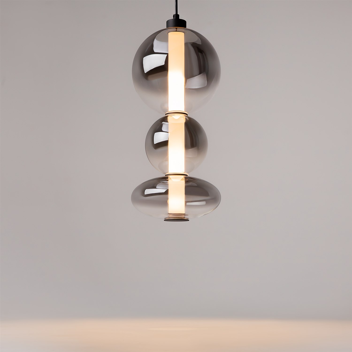Maytoni Modern Futuro Подвесной светильник цвет: черный MOD307PL-L24B3K