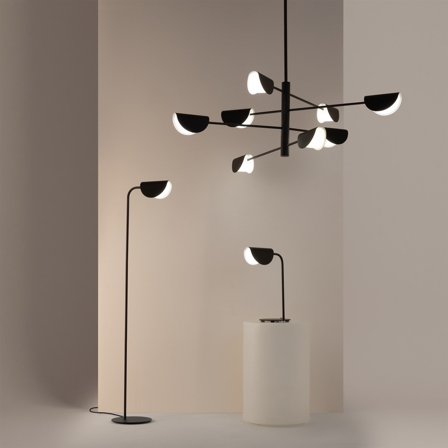 Maytoni Modern Mollis Люстра цвет: черный MOD126PL-08B