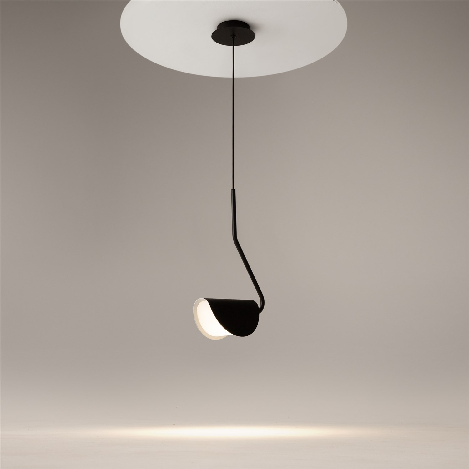 Maytoni Modern Mollis Подвесной светильник цвет: черный MOD126PL-01B