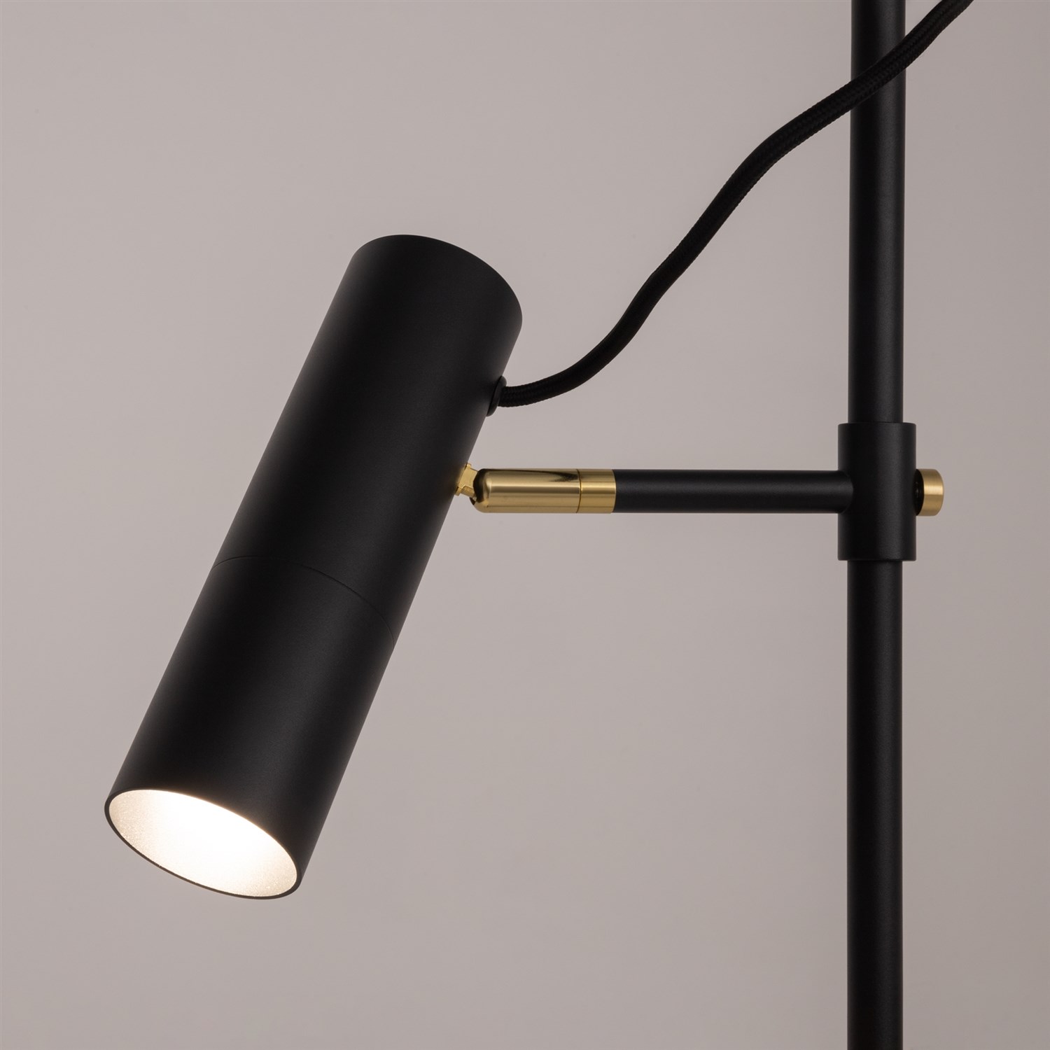 Maytoni Modern Bansky Напольный светильник (торшер) цвет: черный MOD129FL-01B