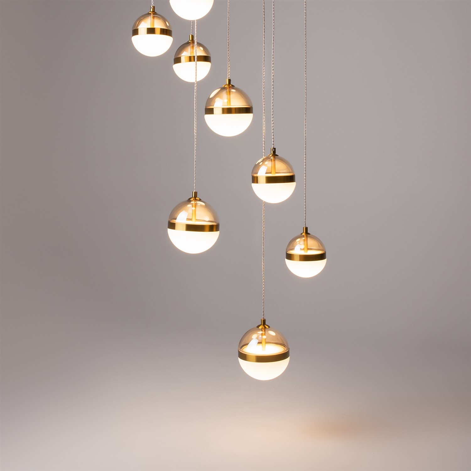 Maytoni Modern Area Подвесной светильник цвет: черный и латунь MOD295PL-L120BBS3K