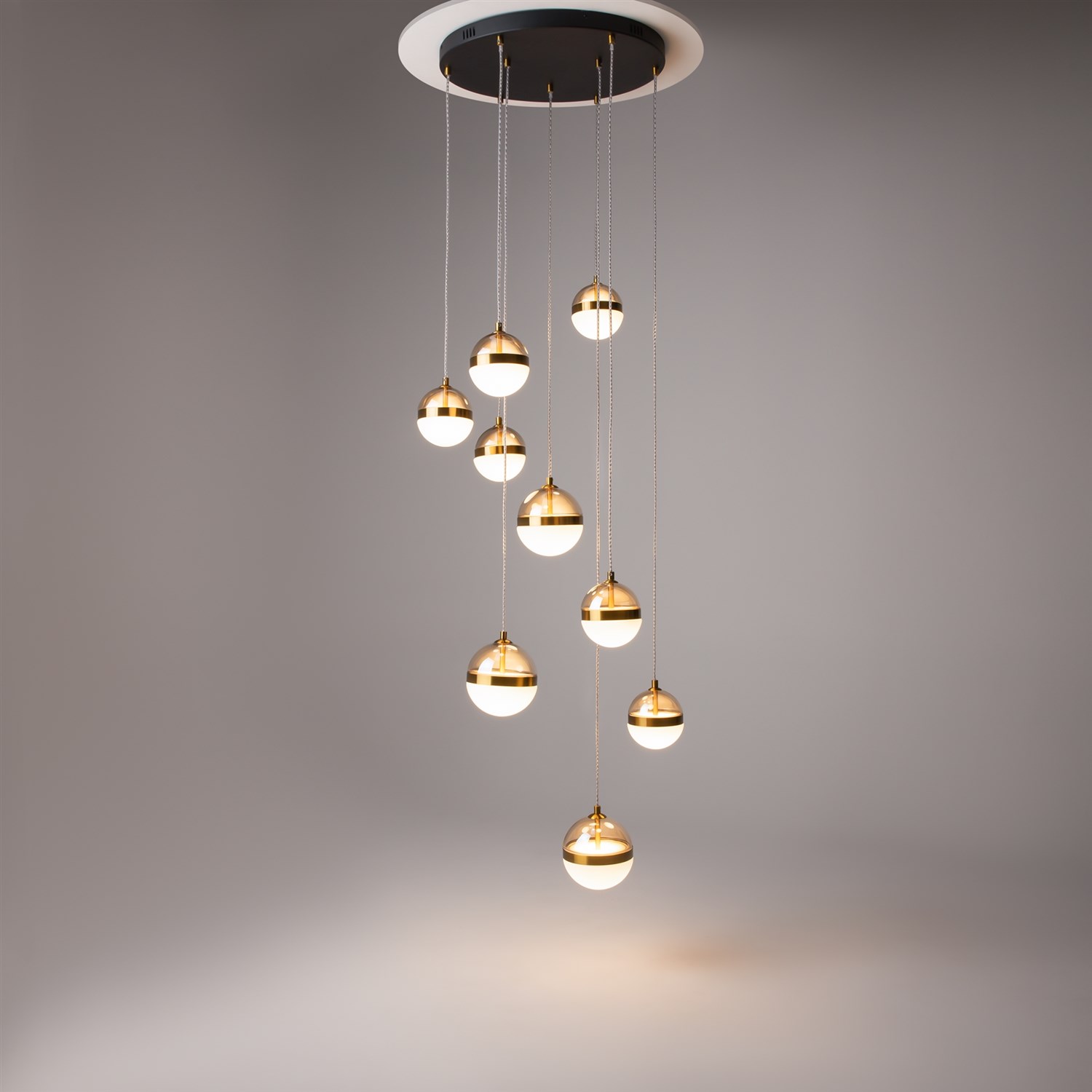 Maytoni Modern Area Подвесной светильник цвет: черный и латунь MOD295PL-L120BBS3K