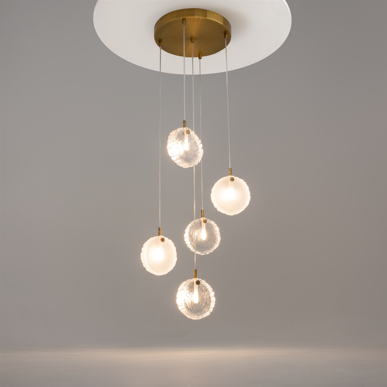 Maytoni Modern Frozen Подвесной светильник цвет: латунь MOD254PL-05BS
